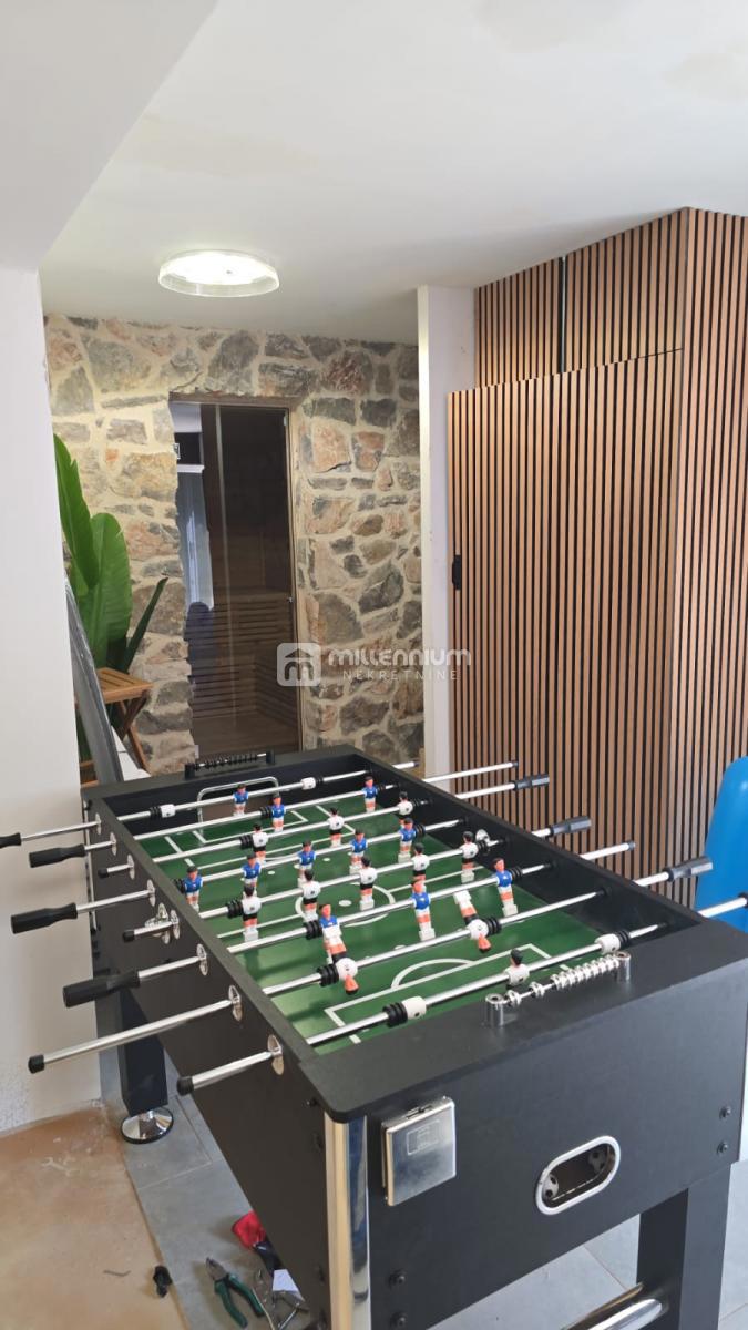 Casa Malinska, Malinska-Dubašnica, 343,71m2