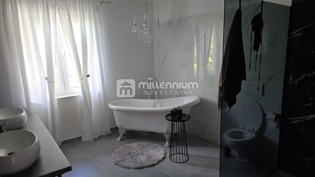 Casa Malinska, Malinska-Dubašnica, 343,71m2