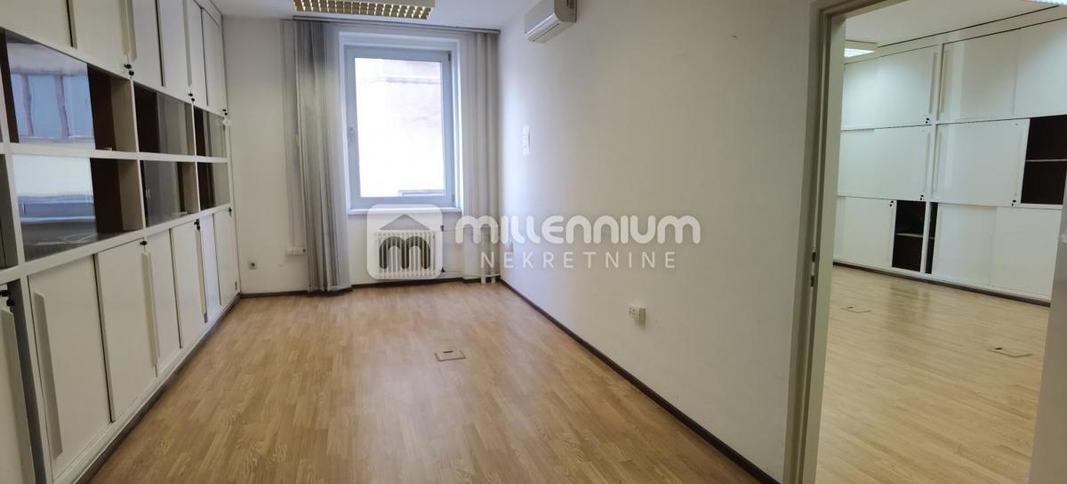 Locale commerciale Centar, Rijeka, 730m2