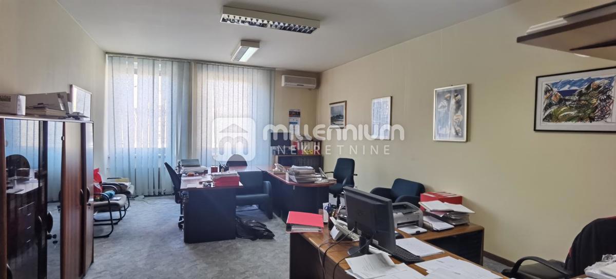 Locale commerciale Centar, Rijeka, 730m2