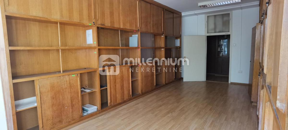 Locale commerciale Centar, Rijeka, 730m2