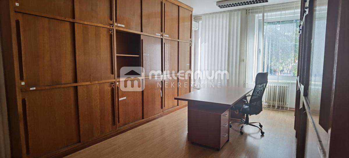 Locale commerciale Centar, Rijeka, 730m2