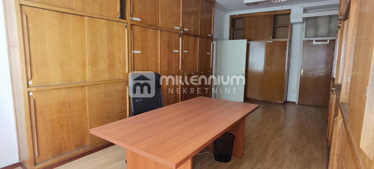 Locale commerciale Centar, Rijeka, 730m2