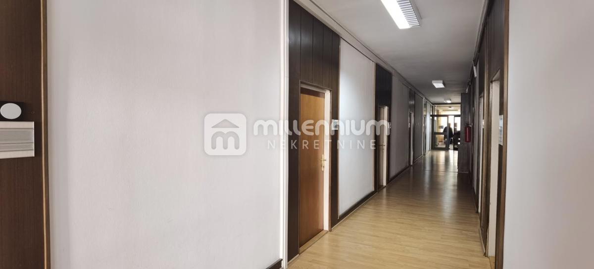 Locale commerciale Centar, Rijeka, 730m2