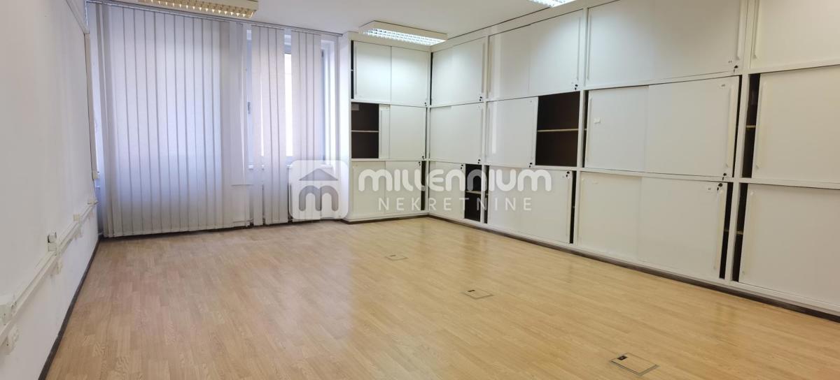 Locale commerciale Centar, Rijeka, 730m2