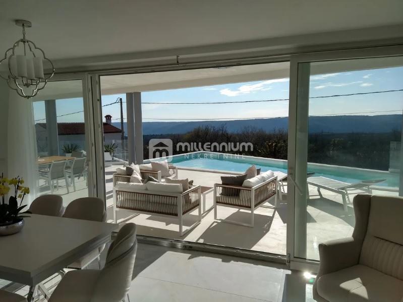 Casa Trget, Raša, 223m2