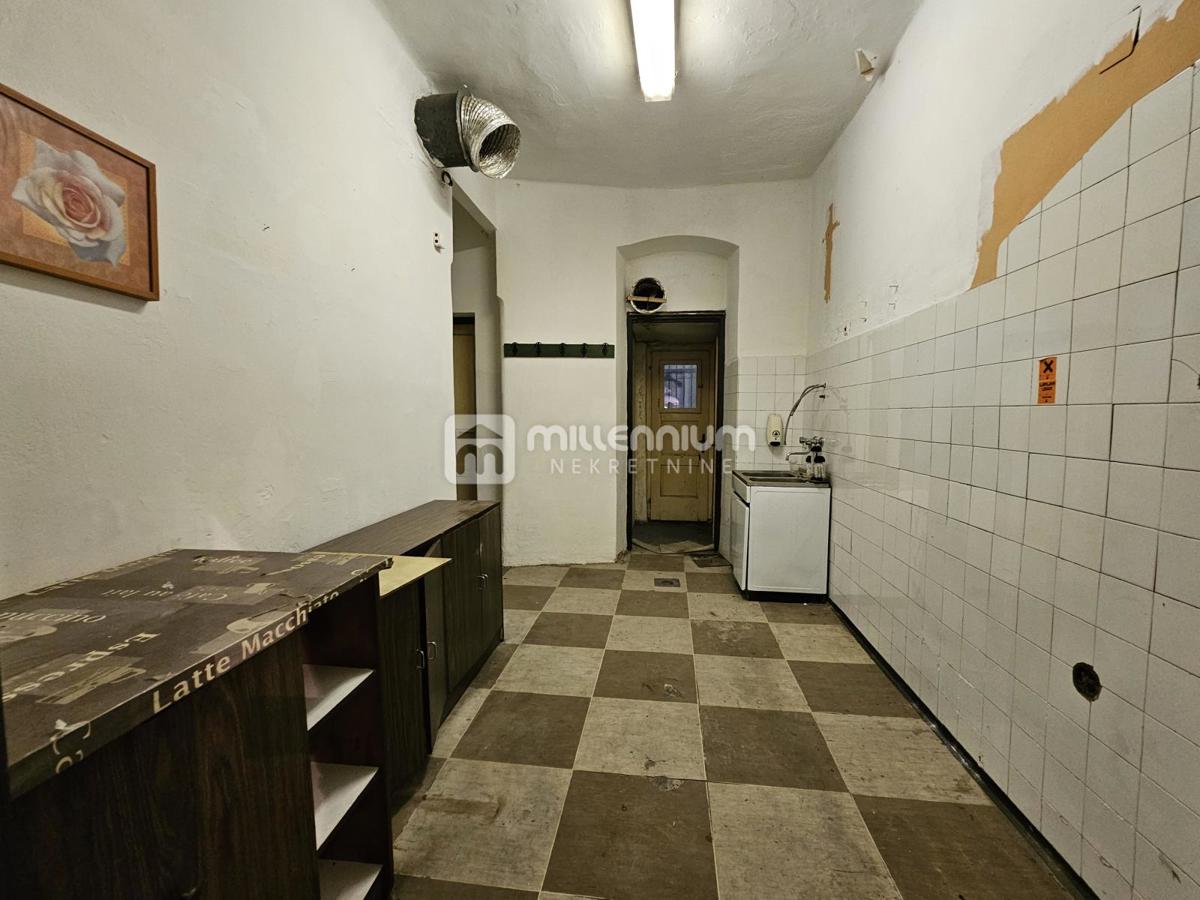 Locale commerciale Sušak, Rijeka, 124,40m2