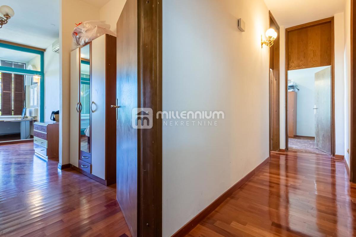 Casa Njivice, Omišalj, 300m2