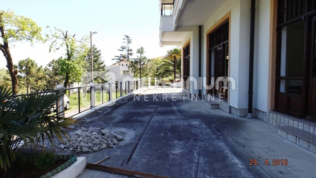 Locale commerciale Lovran, 74,41m2