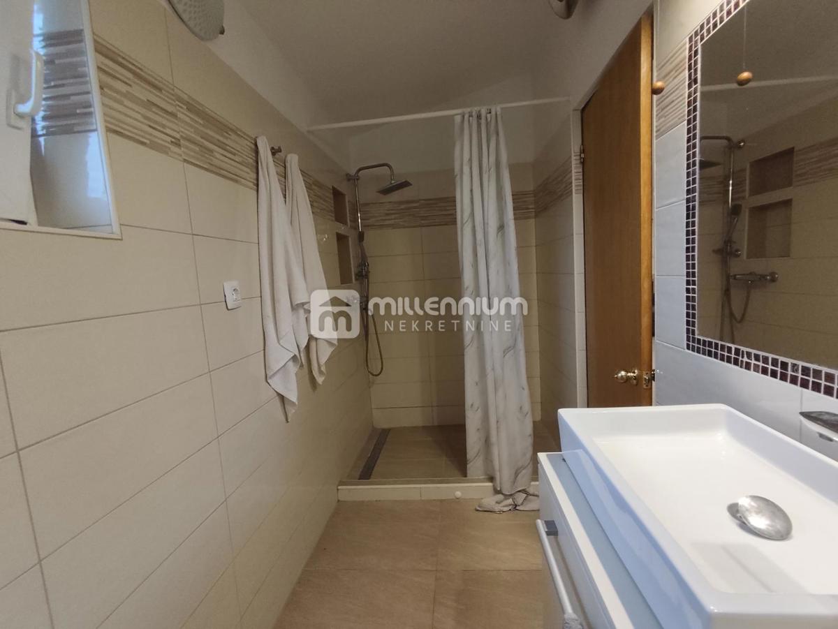 Casa Donja Vežica, Rijeka, 267m2