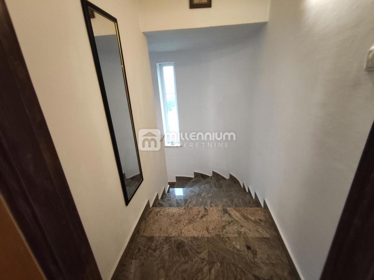 Casa Donja Vežica, Rijeka, 267m2