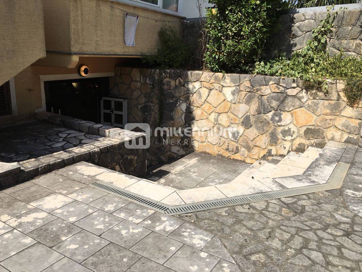 Locale commerciale Crikvenica, 118m2