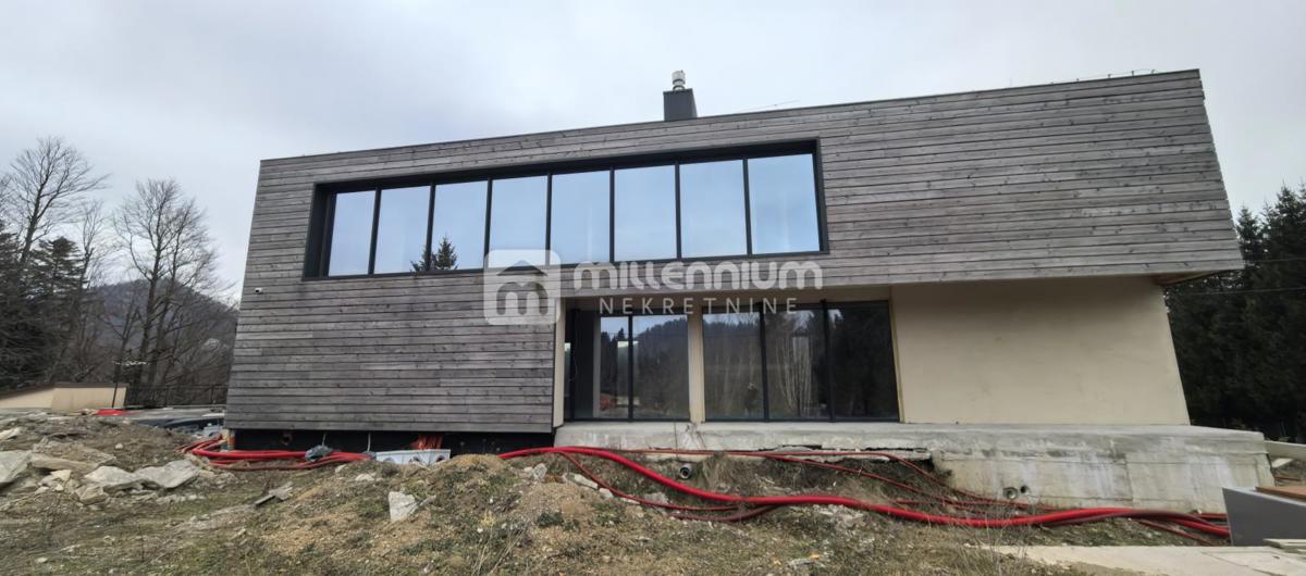 Casa Lokve, 877m2