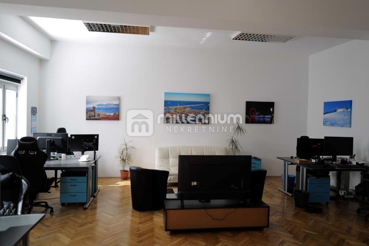 Locale commerciale Potok, Rijeka, 230m2