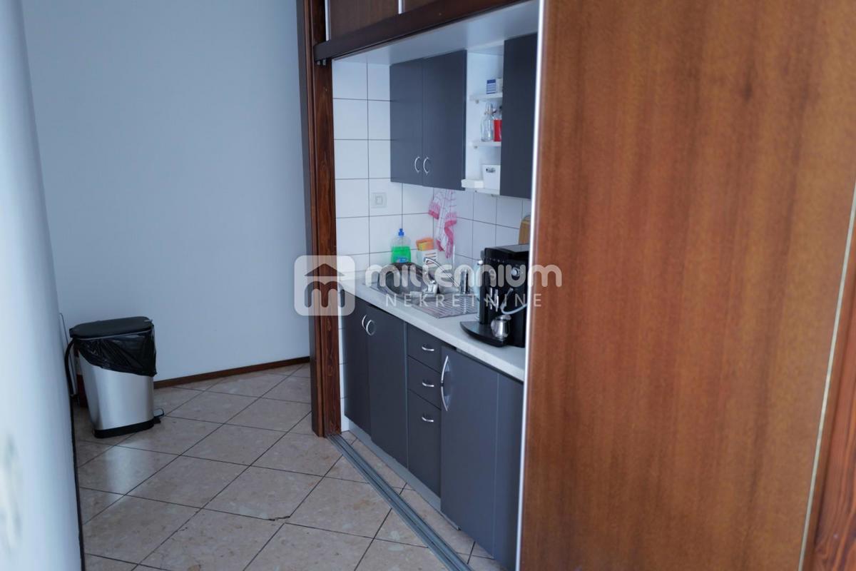 Locale commerciale Potok, Rijeka, 230m2