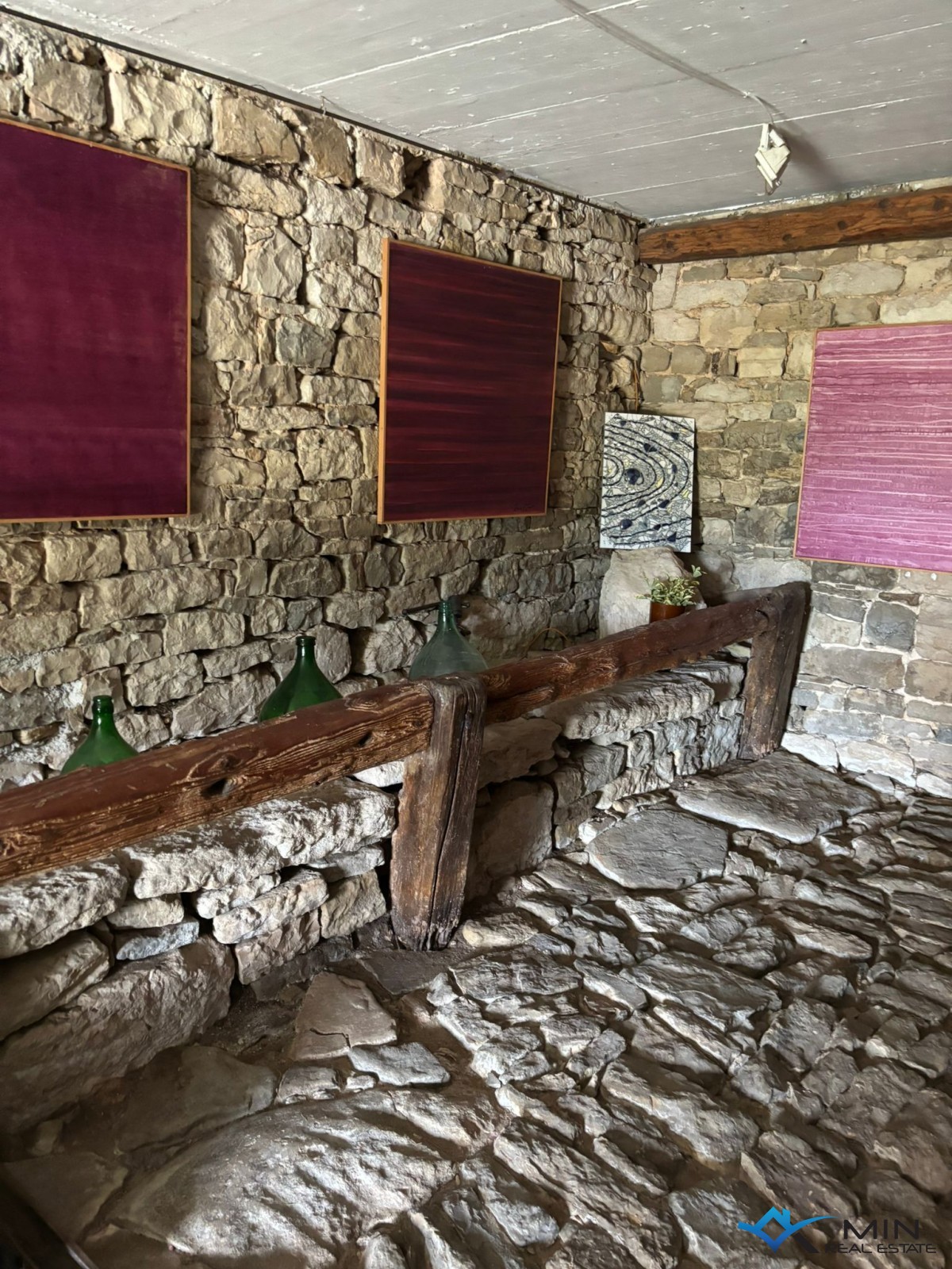 Casa in pietra vicino a Buie