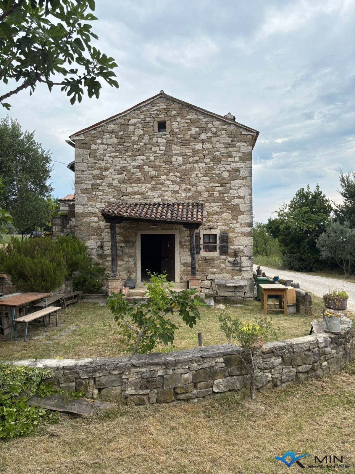 Casa in pietra vicino a Buie