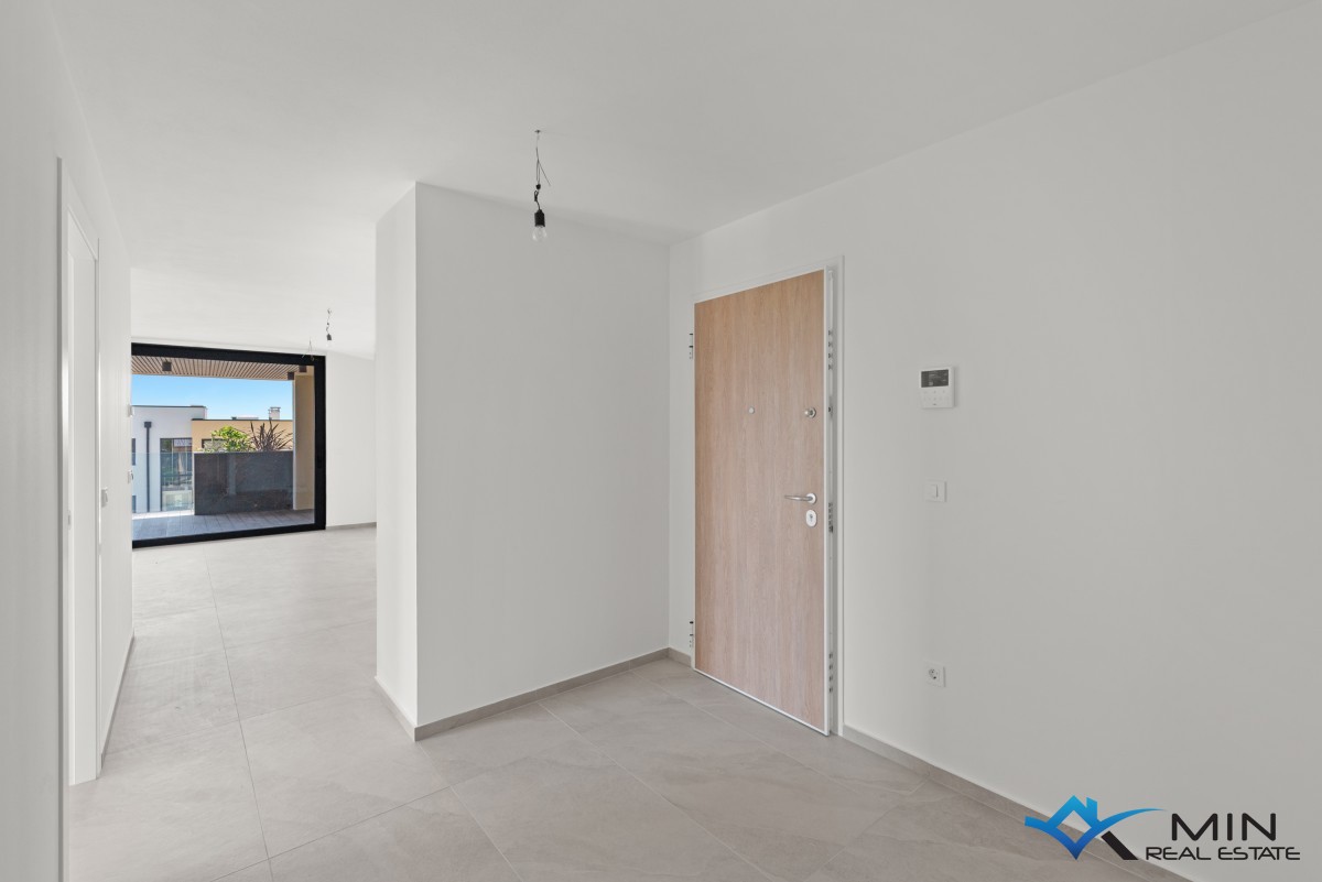 Lussuoso appartamento con vista mare a Cittanova ( aA4 )