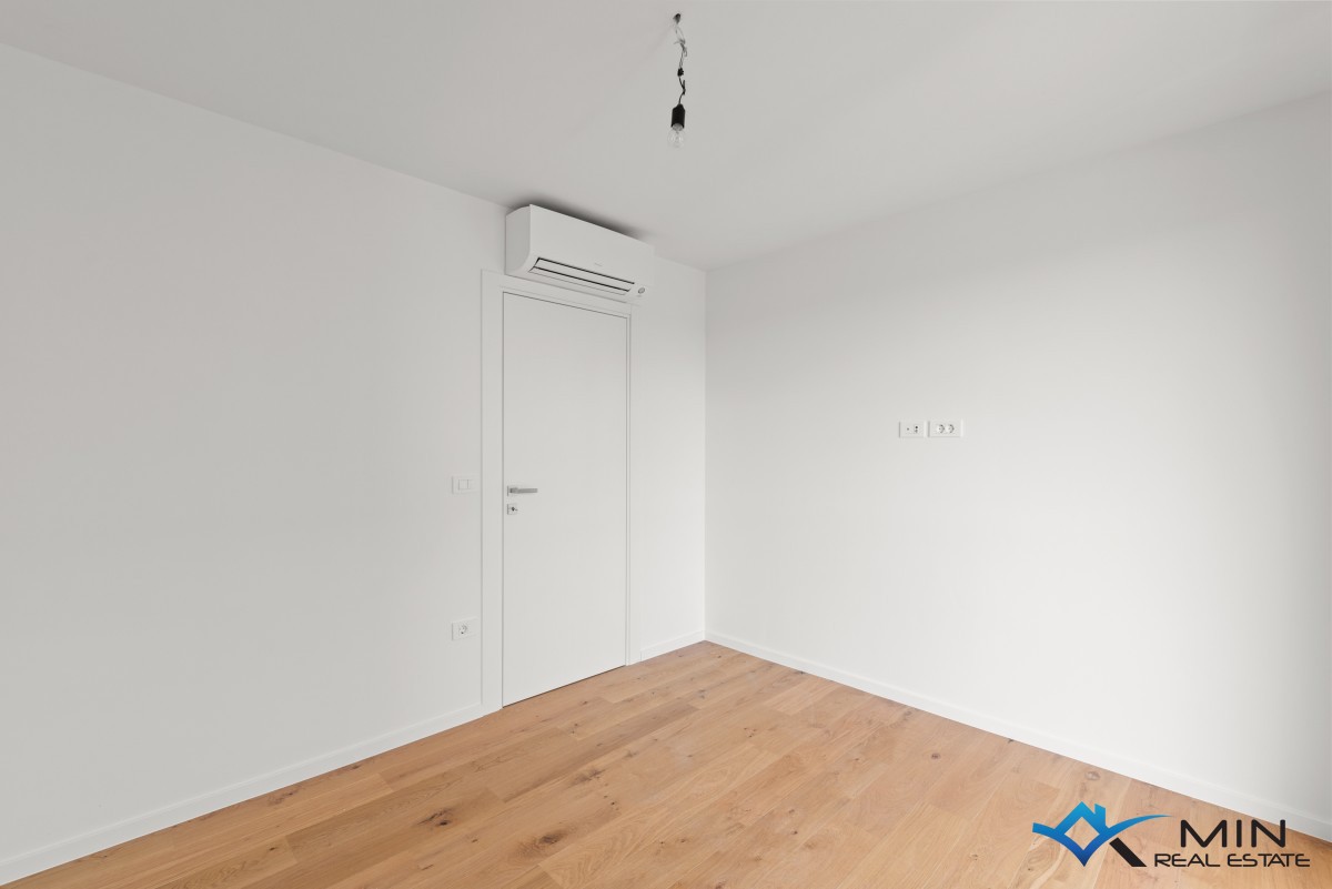 Lussuoso appartamento con vista mare a Cittanova ( aA4 )