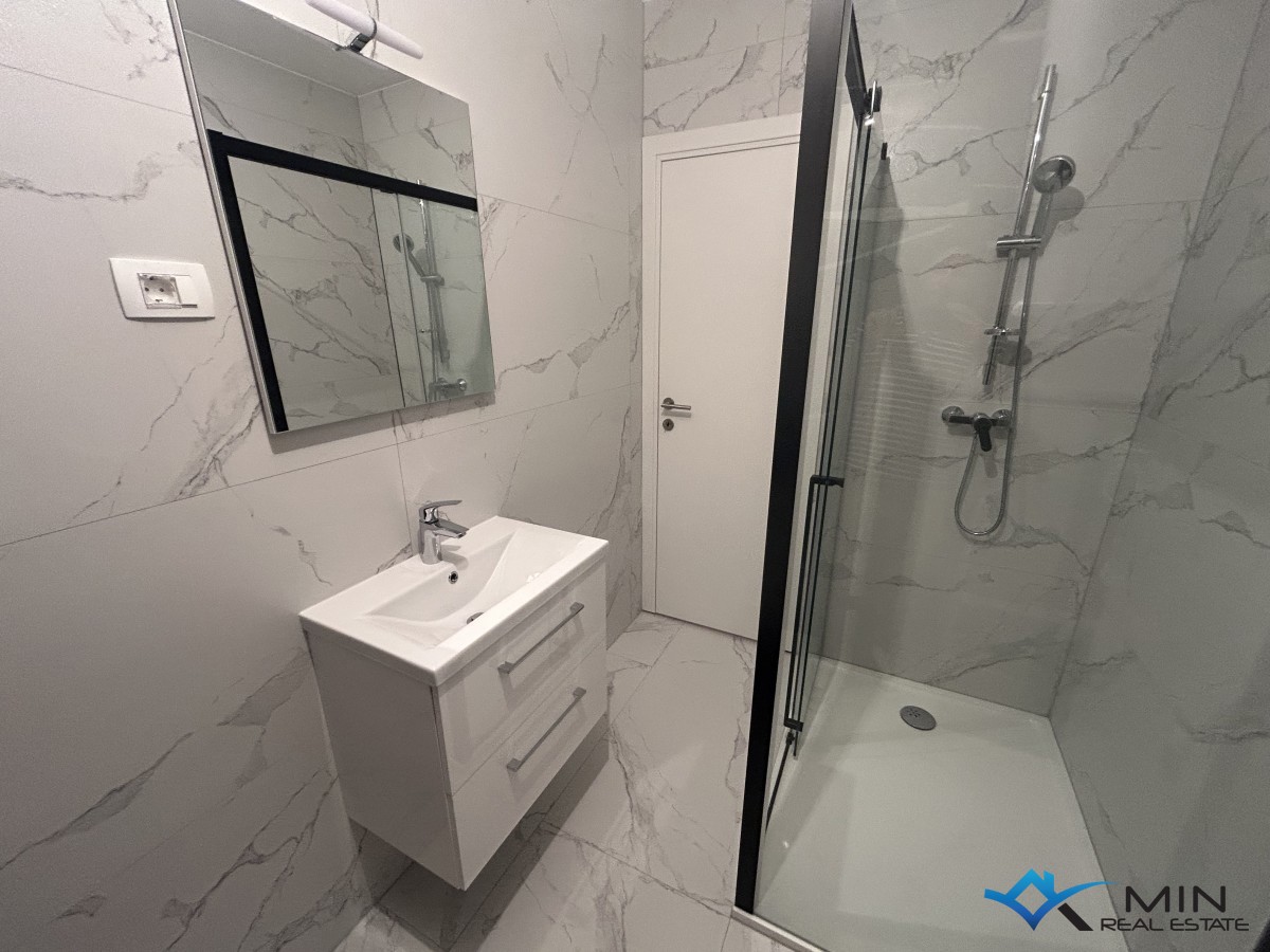 Appartamento al 1° piano con vista mare a Cittanova (S4)