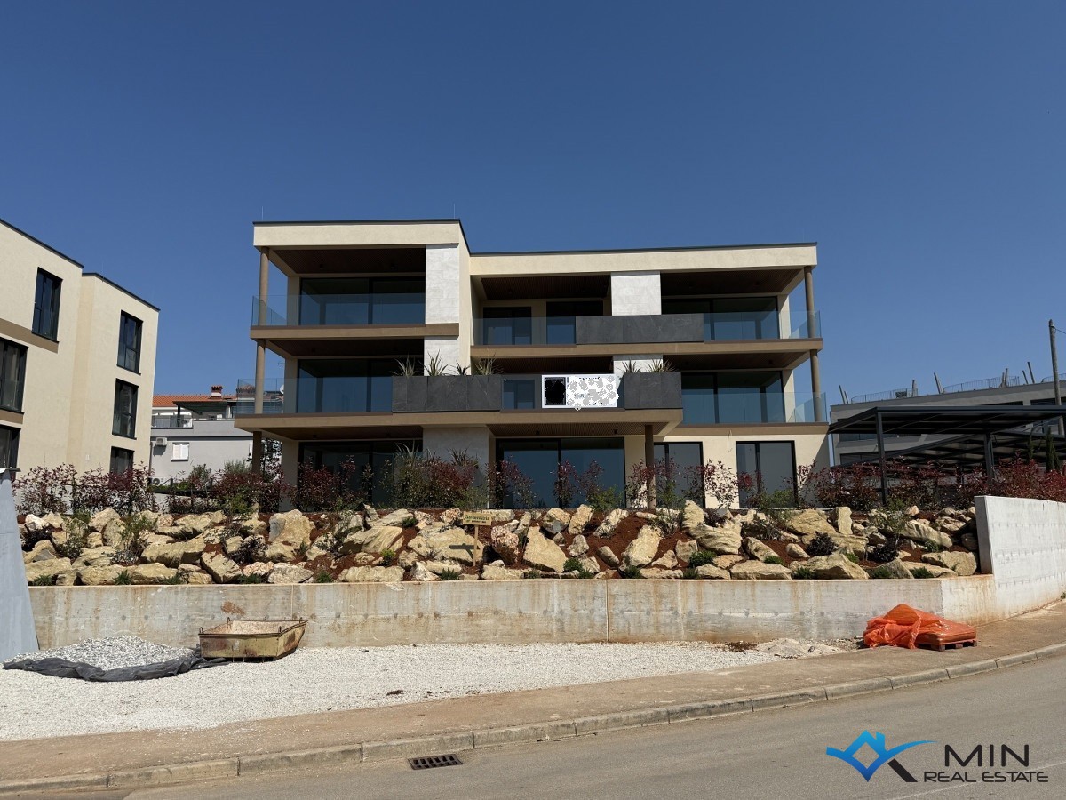 Lussuoso appartamento con ampio giardino a Cittanova (bA1)