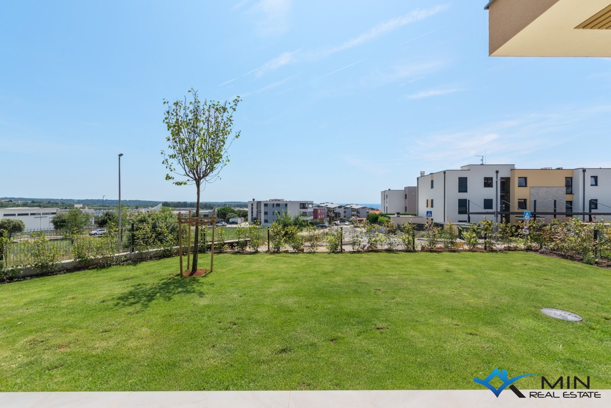 Lussuoso appartamento con ampio giardino a Cittanova (bA1)