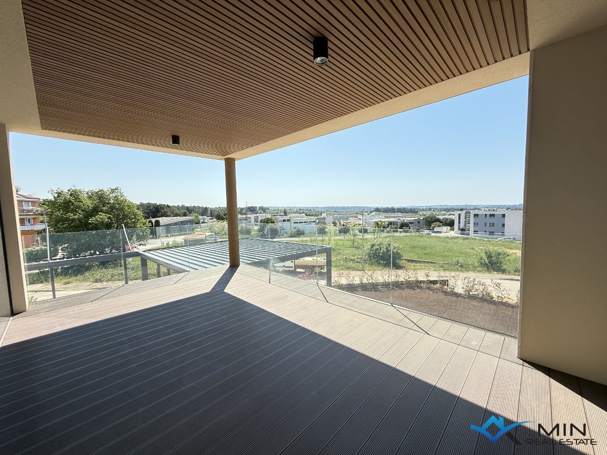 Lussuoso appartamento con vista sul mare - Cittanova ( bD1 )