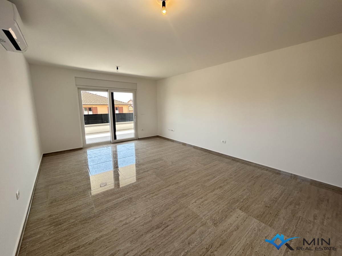 Appartamento in buona posizione con vista sul mare a Cittanova (S8)
