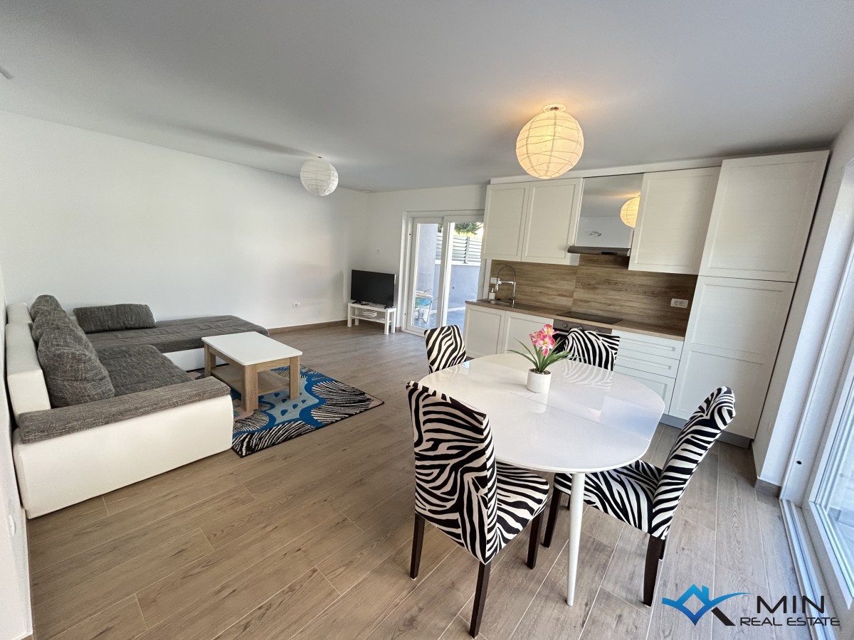 Casa bifamiliare con piscina a Cittanova