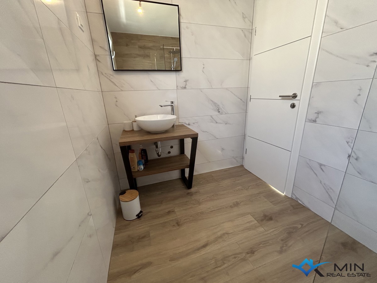 Casa bifamiliare con piscina a Cittanova