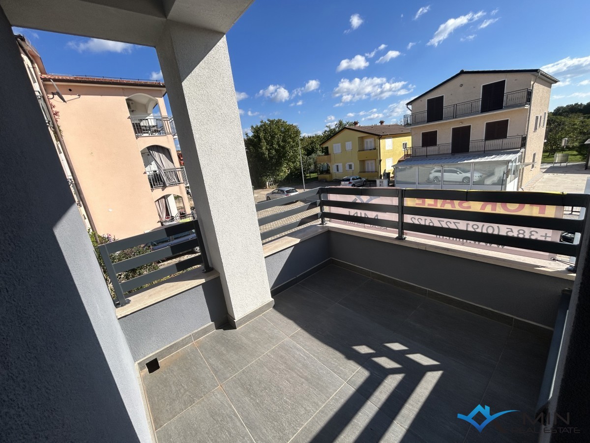 Casa bifamiliare con piscina a Cittanova