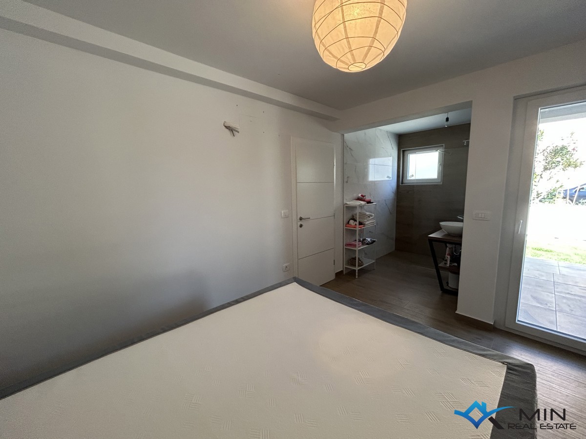 Casa bifamiliare con piscina a Cittanova