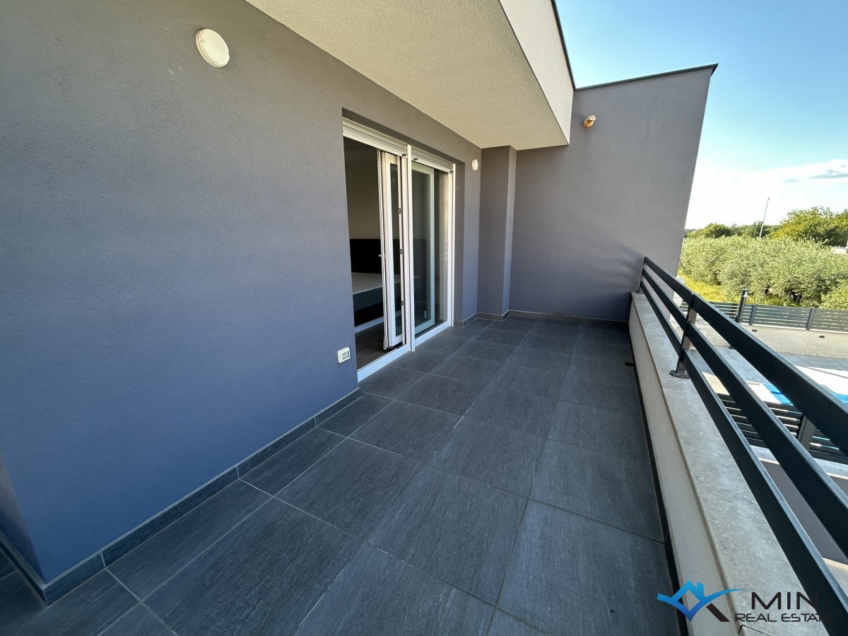 Casa bifamiliare con piscina a Cittanova