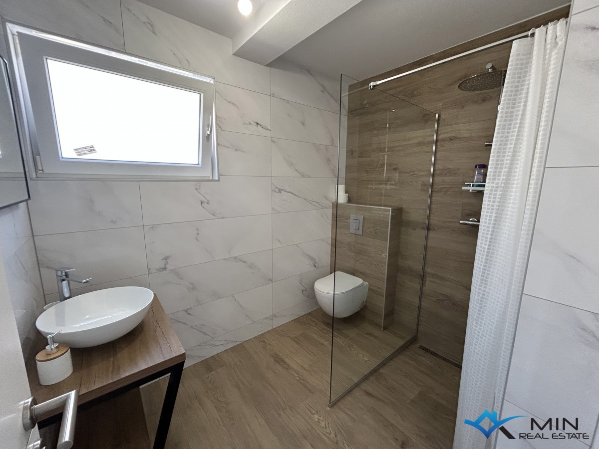 Casa bifamiliare con piscina a Cittanova