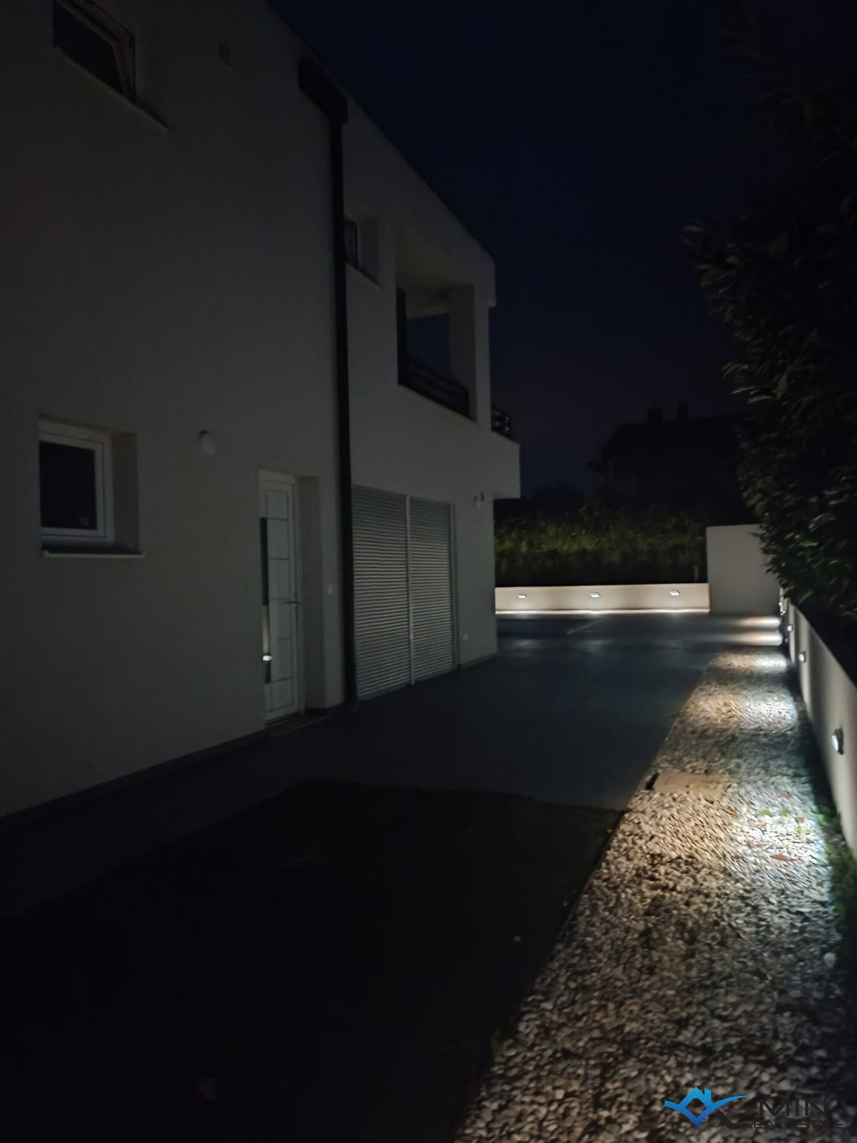 Casa bifamiliare con piscina a Cittanova