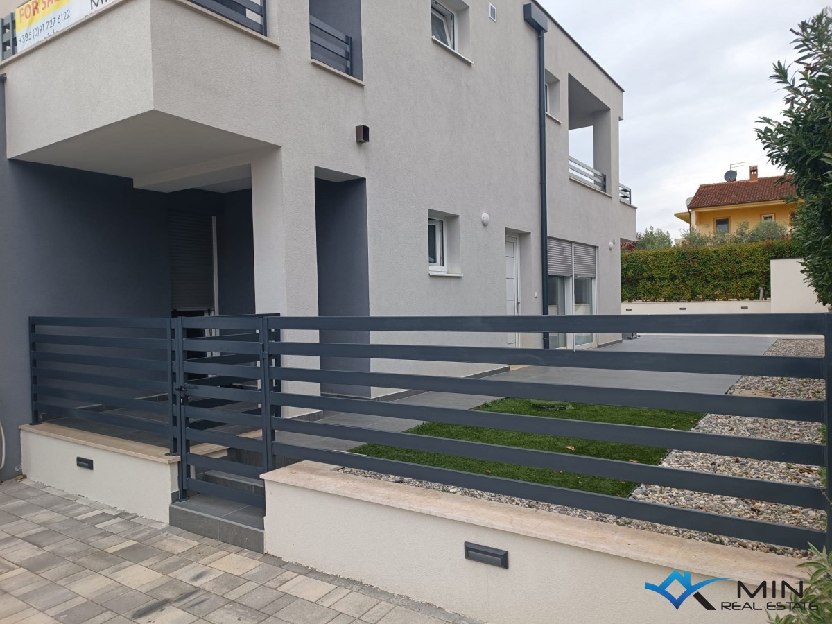 Casa bifamiliare con piscina a Cittanova