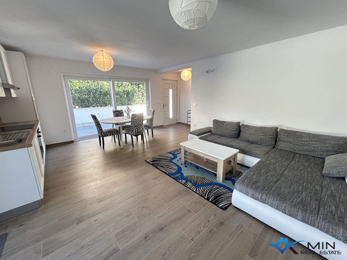 Casa bifamiliare con piscina a Cittanova