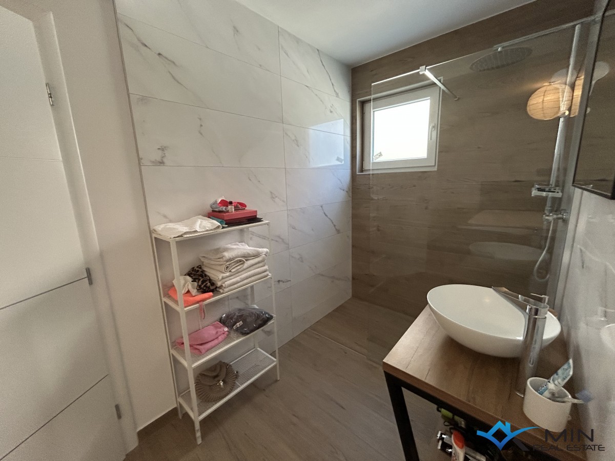 Casa bifamiliare con piscina a Cittanova