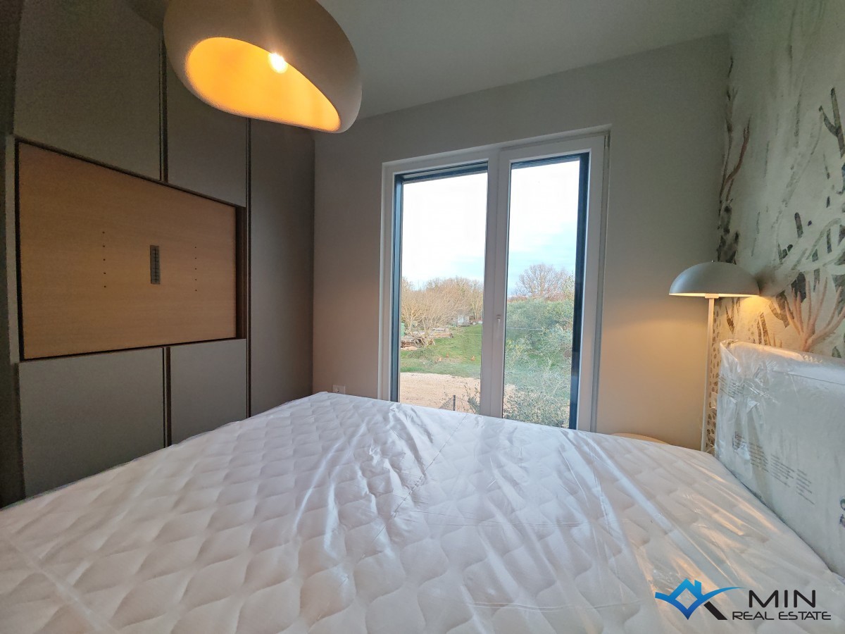 Casa bifamiliare con piscina vicino a Cittanova