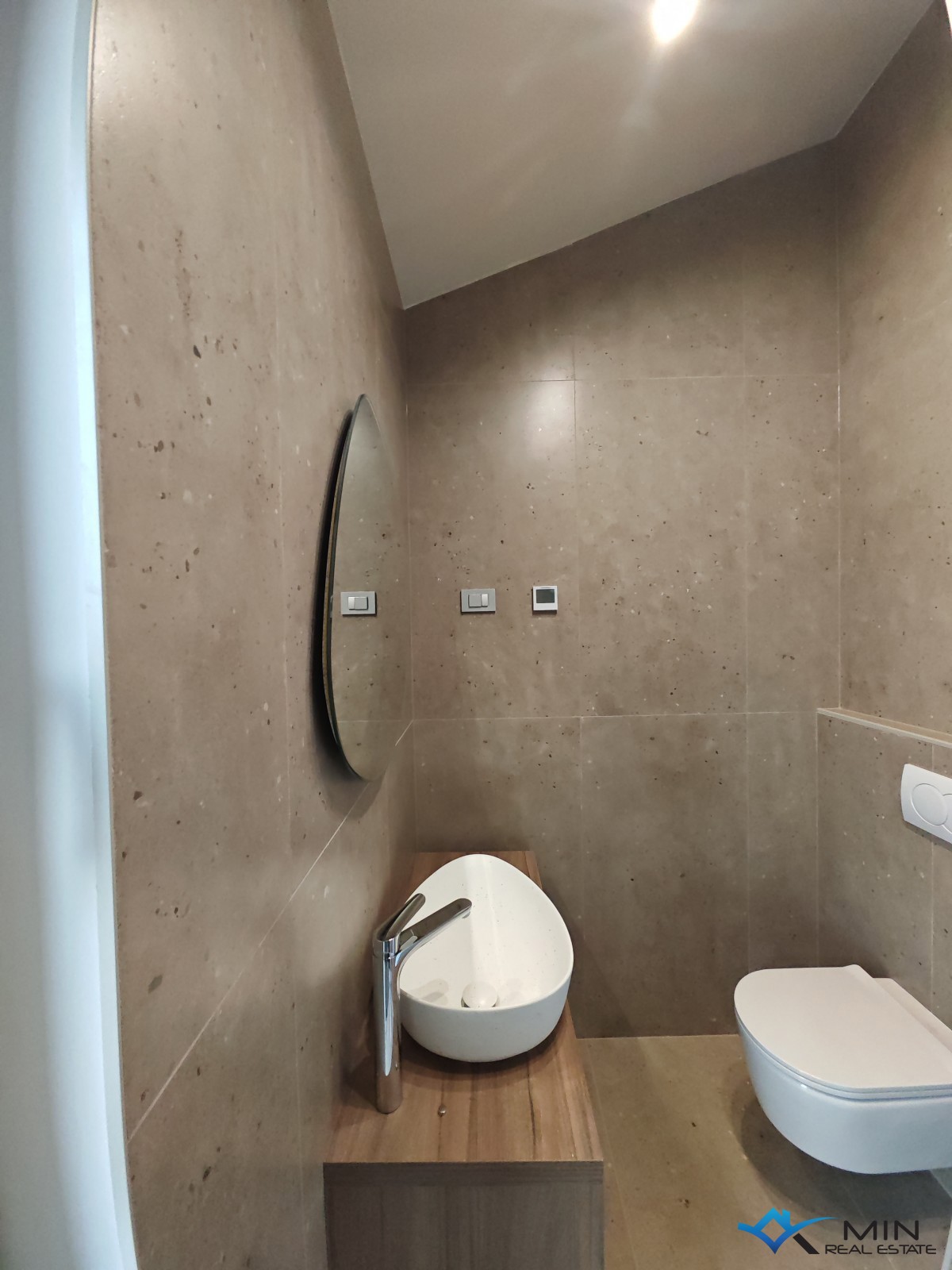 Casa bifamiliare con piscina vicino a Cittanova