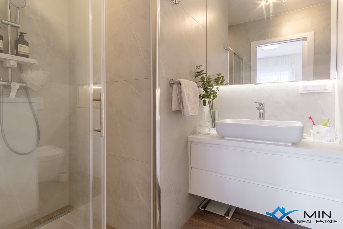 Elegante appartamento con splendida vista mare a Cittanova