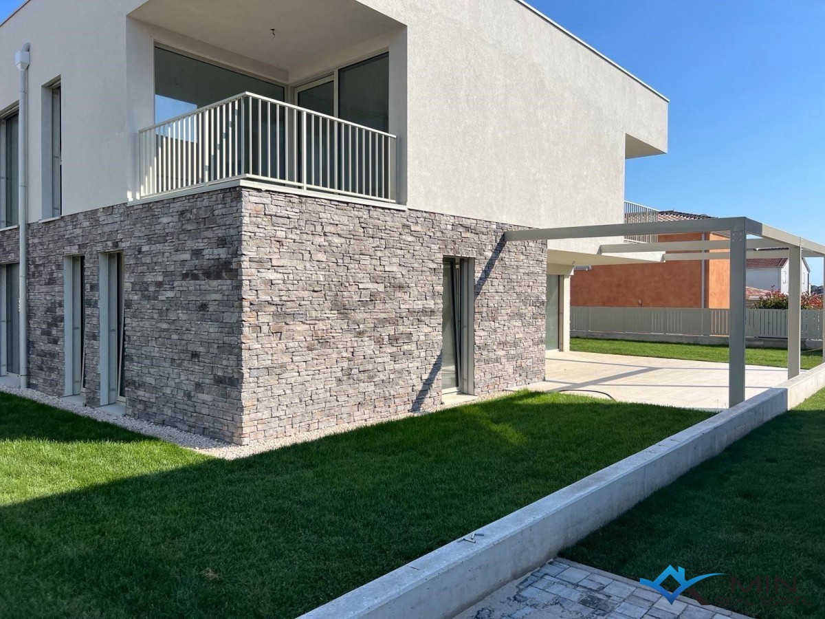 Confortevole appartamento con giardino vicino al mare - Cittanova (16)