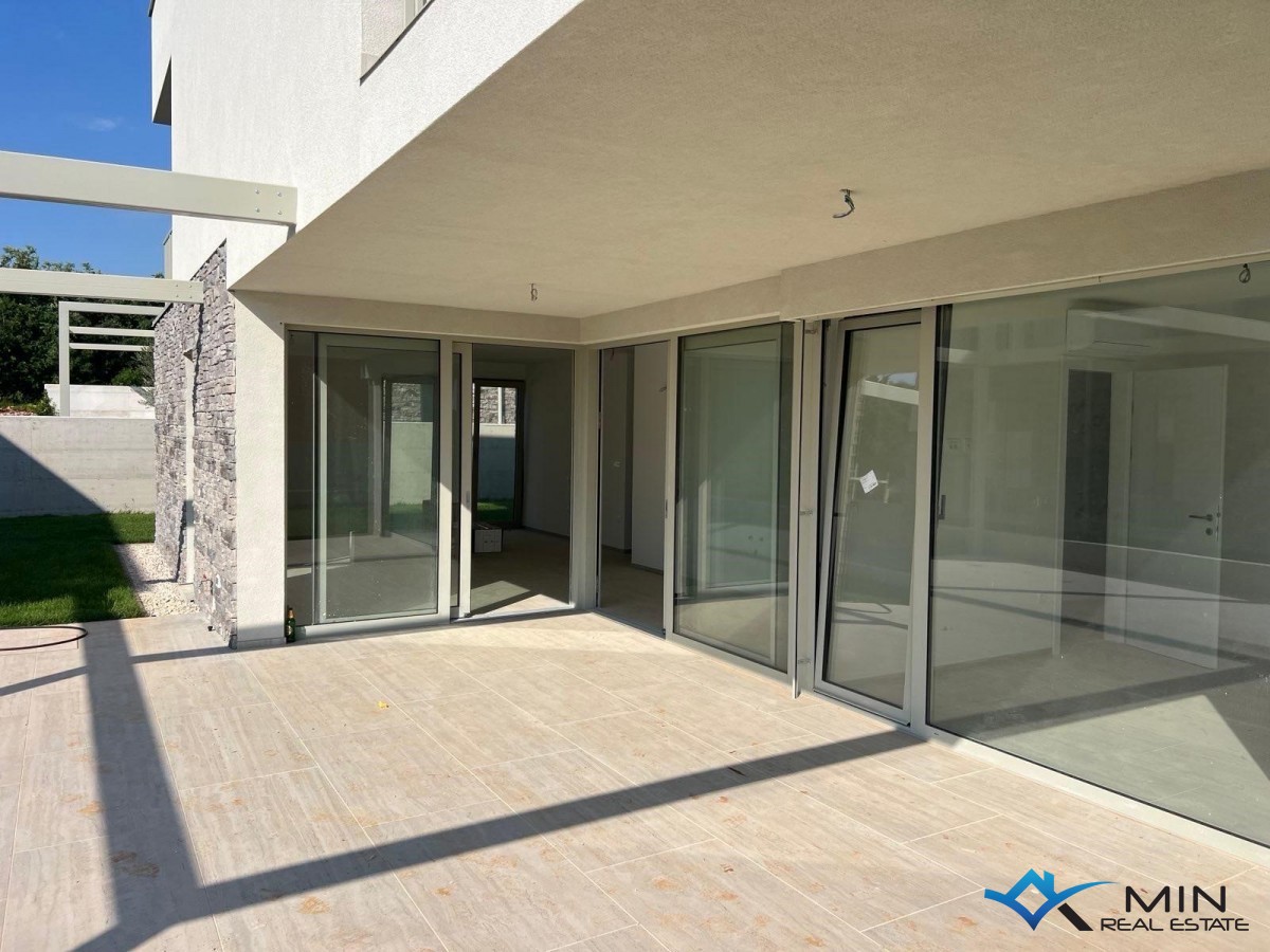 Confortevole appartamento con giardino vicino al mare - Cittanova (16)