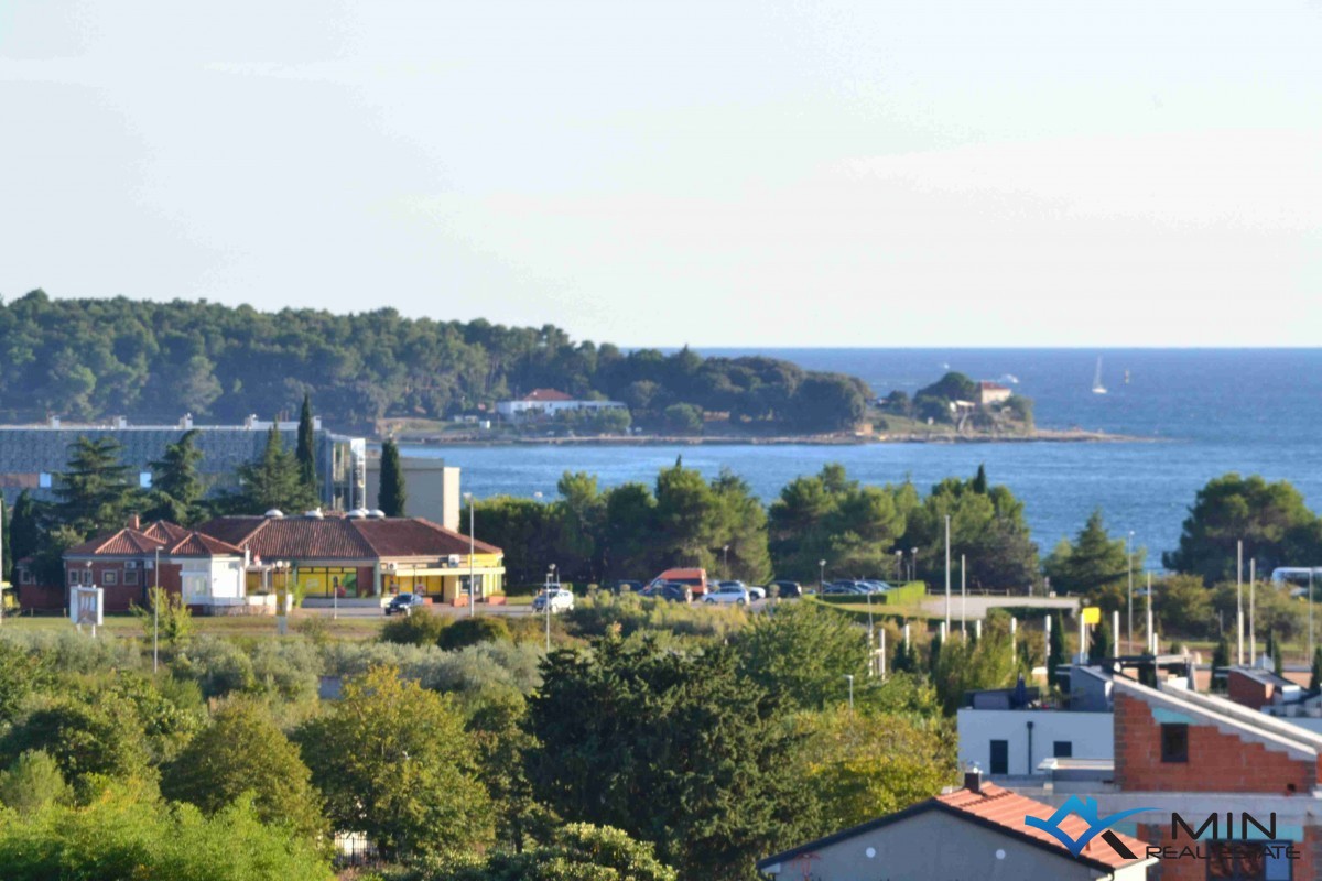 Appartamento mansardato con vista mare a Cittanova