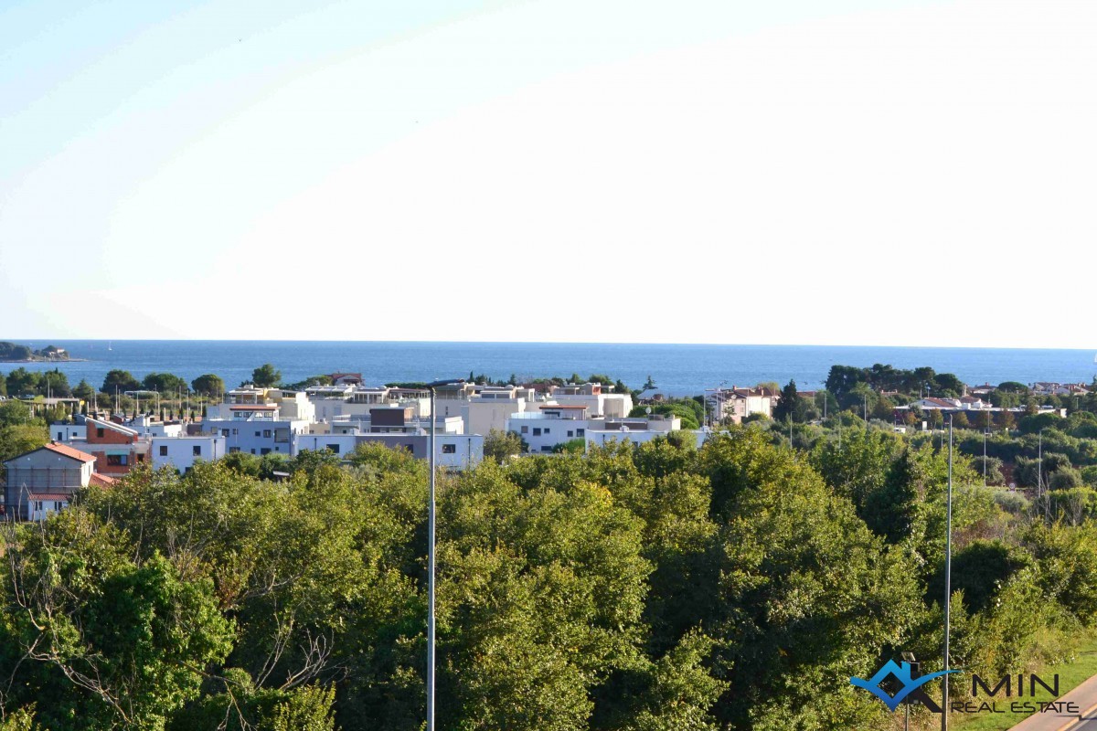 Appartamento mansardato con vista mare a Cittanova