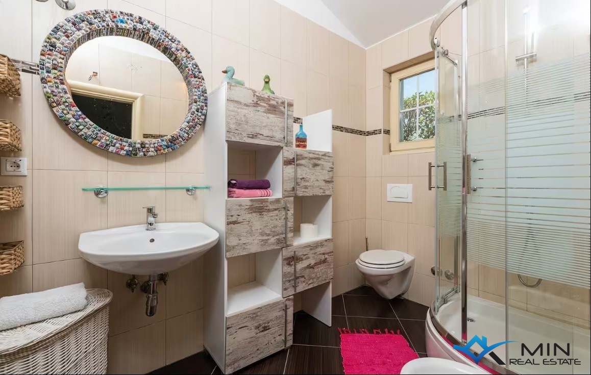 Affascinante casa con piscina vicino a Parenzo