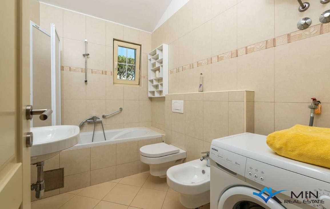 Affascinante casa con piscina vicino a Parenzo