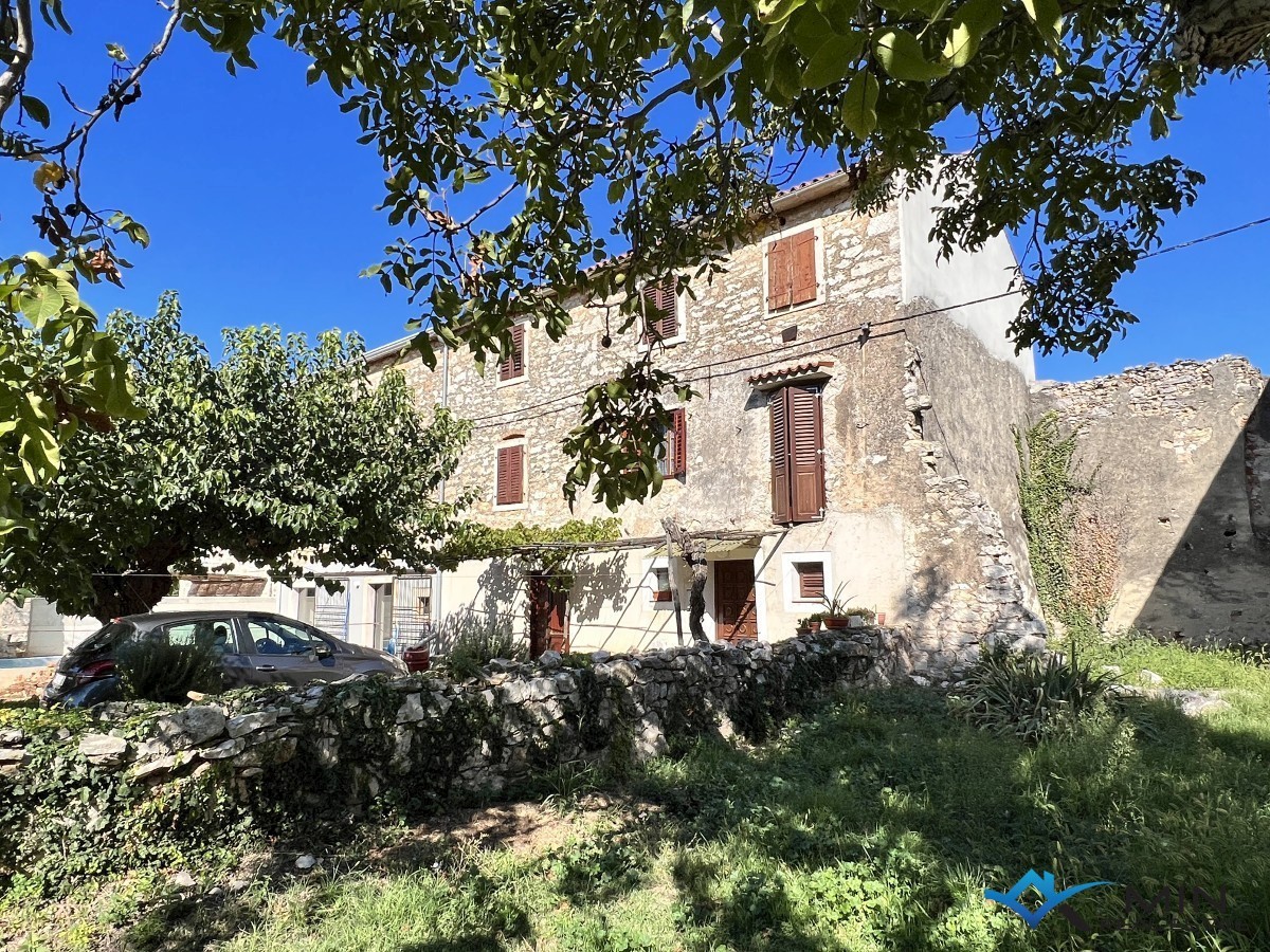 Casa a schiera da ristrutturare nelle vicinanze di Cittanova