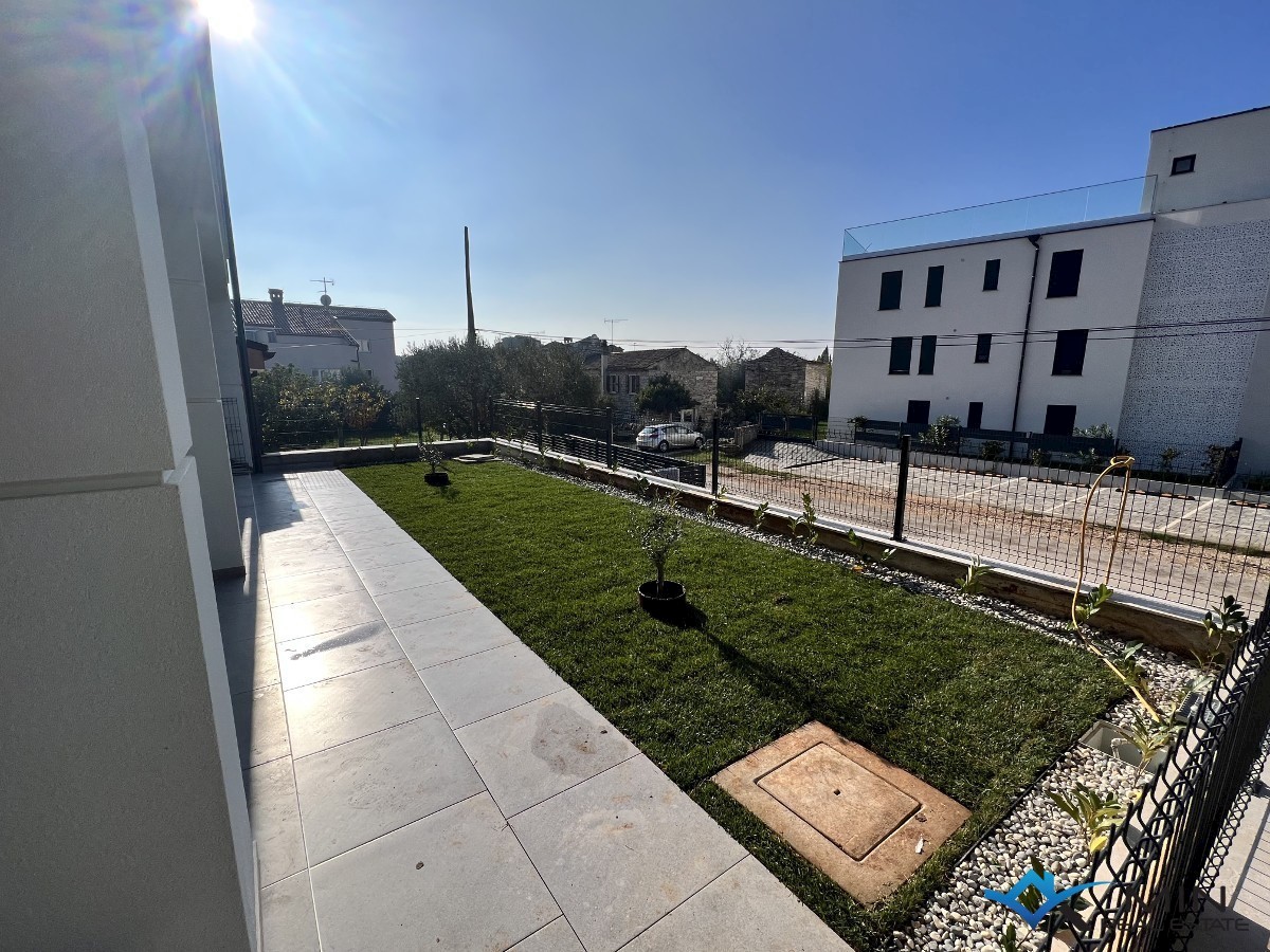 Grazioso appartamento con giardino a Cittanova ( S2 )