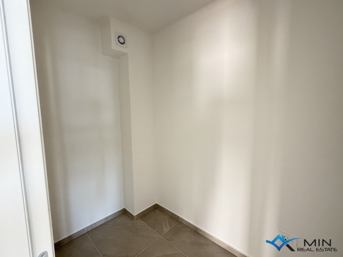 Lussuoso appartamento con vista mare a Cittanova ( bA2 )